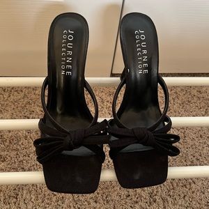 Black Cilicia Stiletto Heels Journee Collection 3.5”